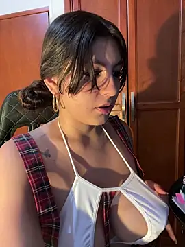 Snapshot of loolla_23 chatting on February 2025 02:09:02 AM loolla 23 online show from February 2025 02:09:02 AM