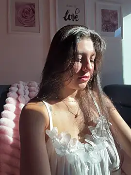 loolla 23 online show from June 2026 12:47:02 PM