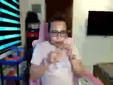 Snapshot of Your_PrettyGirlxxx chatting on February 2026 06:47:02 AM Your PrettyGirlxxx online show from February 2026 06:47:02 AM