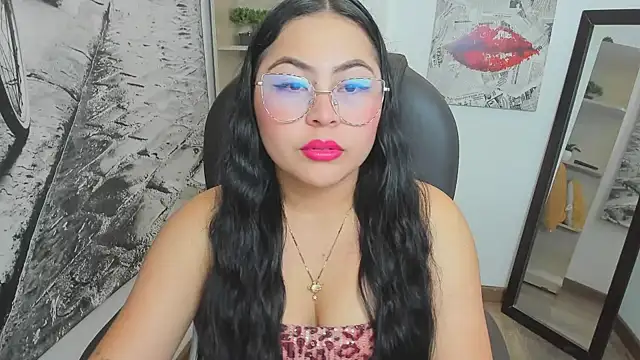 Snapshot of Hana___ chatting on November 2025 10:30:01 PM Hana online show from November 2025 10:30:01 PM