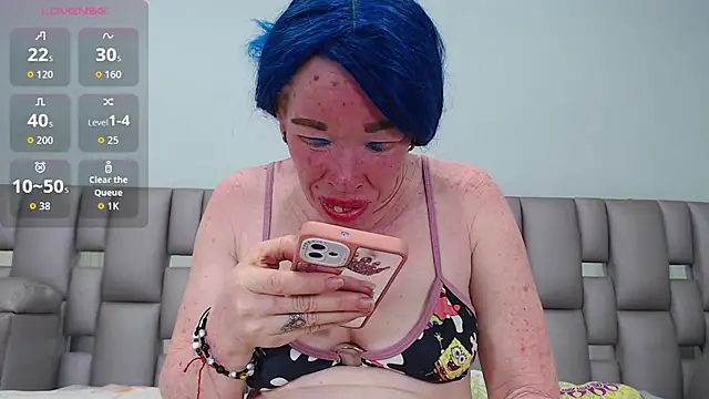 Kittywhiteass online show from October 2025 04:31:02 AM