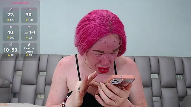 Kittywhiteass online show from November 2025 01:16:01 AM