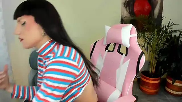 Snapshot of queenramoona-hot chatting on March 2025 08:10:02 PM queenramoona-hot online show from March 2025 08:10:02 PM