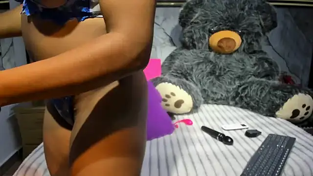 Niyirey1 online show from October 2025 12:19:02 PM