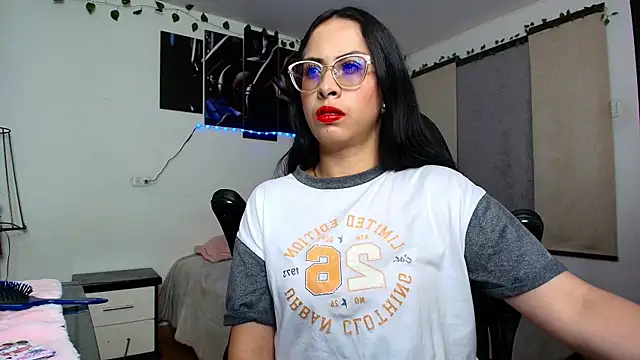 Snapshot of yesie_hot chatting on June 2026 02:25:05 AM yesie hot online show from June 2026 02:25:05 AM