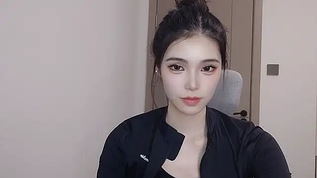 Tibbie-66 online show from May 2026 01:08:02 PM