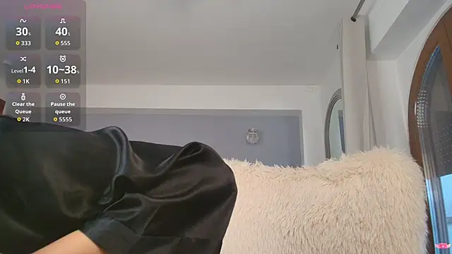 Anna Lewis online show from December 2025 07:24:01 AM