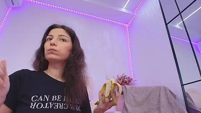 Anna Lewis online show from April 2026 07:00:02 AM