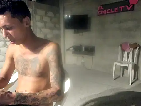 Snapshot of EL-CHICLE-TV chatting on December 2024 04:01:02 AM EL-CHICLE-TV online show from December 2024 04:01:02 AM