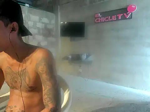 Snapshot of EL-CHICLE-TV chatting on December 2024 09:58:02 PM EL-CHICLE-TV online show from December 2024 09:58:02 PM