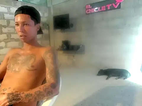 Snapshot of EL-CHICLE-TV chatting on January 2025 06:35:01 PM EL-CHICLE-TV online show from January 2025 06:35:01 PM