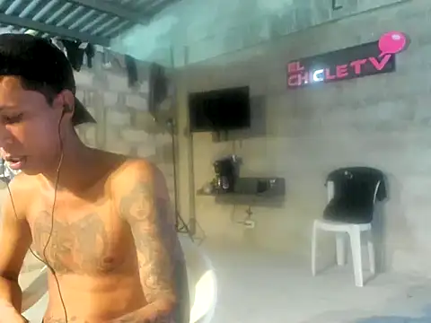 Snapshot of EL-CHICLE-TV chatting on January 2025 08:39:02 PM EL-CHICLE-TV online show from January 2025 08:39:02 PM