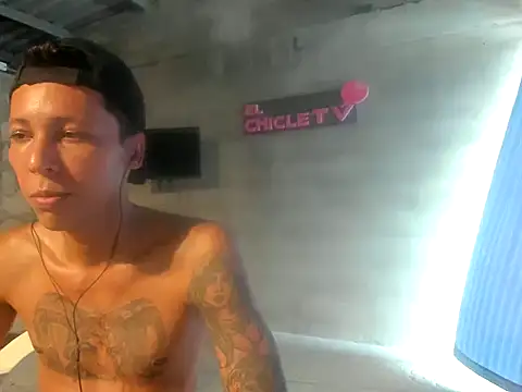 Snapshot of EL-CHICLE-TV chatting on January 2025 09:46:02 PM EL-CHICLE-TV online show from January 2025 09:46:02 PM