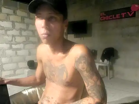 Snapshot of EL-CHICLE-TV chatting on January 2025 08:31:01 AM EL-CHICLE-TV online show from January 2025 08:31:01 AM