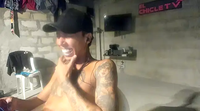 Snapshot of EL-CHICLE-TV chatting on February 2025 07:13:01 AM EL-CHICLE-TV online show from February 2025 07:13:01 AM