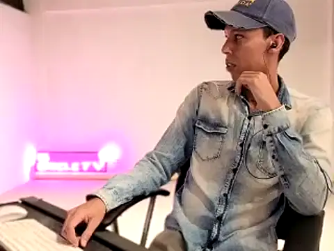 Snapshot of EL-CHICLE-TV chatting on September 2025 09:20:01 AM EL-CHICLE-TV online show from September 2025 09:20:01 AM