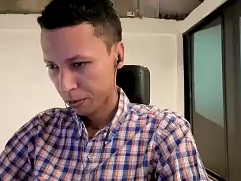 Snapshot of EL-CHICLE-TV chatting on September 2025 11:50:01 PM EL-CHICLE-TV online show from September 2025 11:50:01 PM