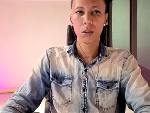 Snapshot of EL-CHICLE-TV chatting on September 2025 06:17:01 AM EL-CHICLE-TV online show from September 2025 06:17:01 AM