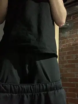 KcCumz19 online show from December 2025 09:55:02 PM