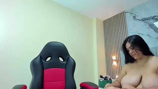 MAGIEVANS1 online show from October 2025 12:38:01 PM