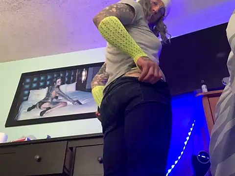 Snapshot of Kik_SickSlut88 chatting on October 2025 03:10:01 PM Kik SickSlut88 online show from October 2025 03:10:01 PM