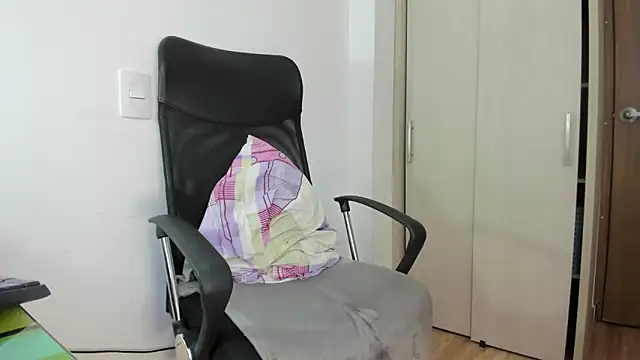 curly  blue online show from March 2026 11:58:01 AM