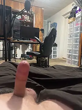 Snapshot of whitestroker chatting on December 2025 05:40:02 PM whitestroker online show from December 2025 05:40:02 PM