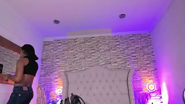 Lucia-sex online show from January 2026 06:33:01 PM