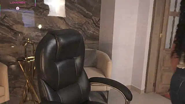 Snapshot of RoseFerrera chatting on October 2025 09:30:01 PM RoseFerrera online show from October 2025 09:30:01 PM