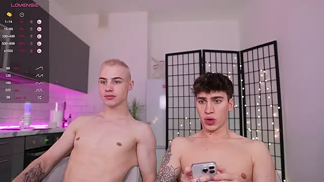 Evan  White  online show from December 2024 05:35:02 PM