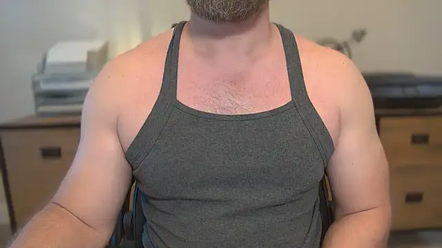 Snapshot of Mister_Dilf chatting on June 2026 02:33:01 PM Mister Dilf online show from June 2026 02:33:01 PM
