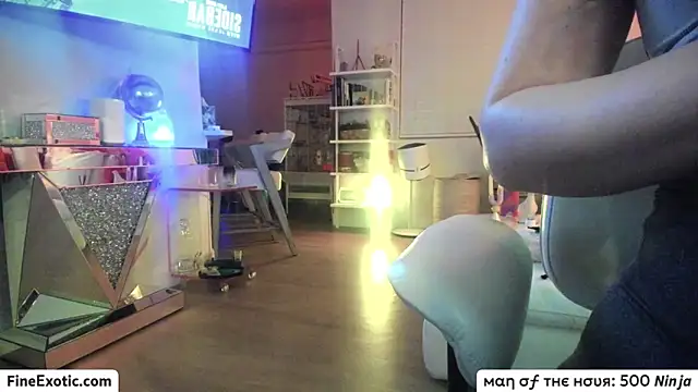 Snapshot of Vesaaa chatting on February 2025 07:39:02 AM Vesaaa online show from February 2025 07:39:02 AM