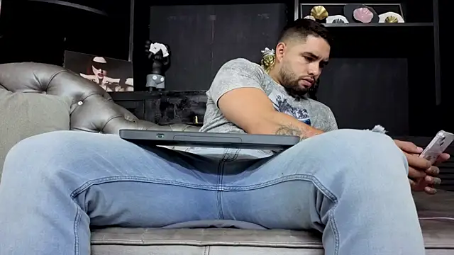 matteosantos online show from November 2025 11:42:01 AM