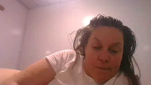 Snapshot of fulloferotic chatting on April 2026 06:10:01 PM fulloferotic online show from April 2026 06:10:01 PM