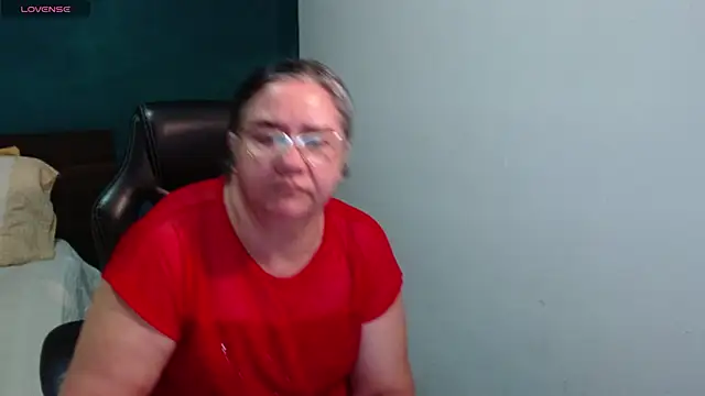 Snapshot of scaelettdubois chatting on June 2026 11:38:02 PM scaelettdubois online show from June 2026 11:38:02 PM