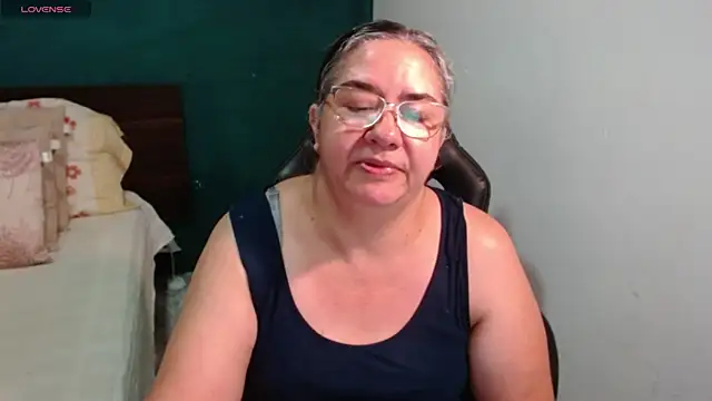 Snapshot of scaelettdubois chatting on June 2026 03:22:02 AM scaelettdubois online show from June 2026 03:22:02 AM