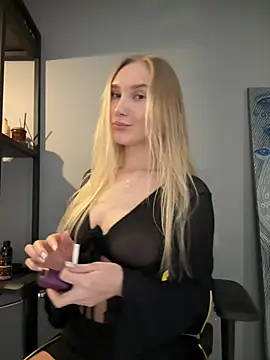 MariaTull online show from March 2025 04:44:02 PM