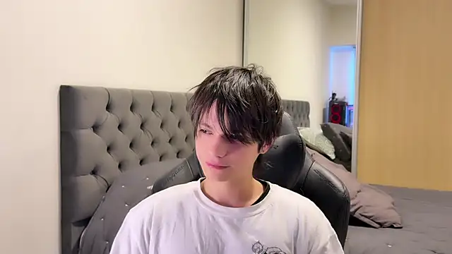 Snapshot of SasukeUhchiaa chatting on January 2025 09:58:02 AM SasukeUhchiaa online show from January 2025 09:58:02 AM