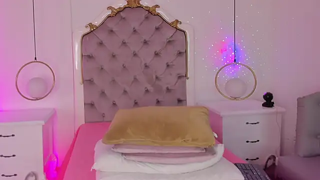 Snapshot of Meredit_Lane chatting on November 2025 07:47:02 PM Meredit Lane online show from November 2025 07:47:02 PM