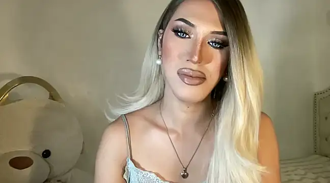 Snapshot of Ts_glamxxxx chatting on February 2025 11:53:01 AM Ts glamxxxx online show from February 2025 11:53:01 AM