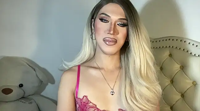 Snapshot of Ts_glamxxxx chatting on February 2025 05:53:02 AM Ts glamxxxx online show from February 2025 05:53:02 AM