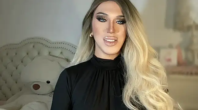 Snapshot of Ts_glamxxxx chatting on March 2025 01:48:01 PM Ts glamxxxx online show from March 2025 01:48:01 PM