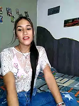 Little Naughty Nicole online show from April 2026 04:40:01 AM