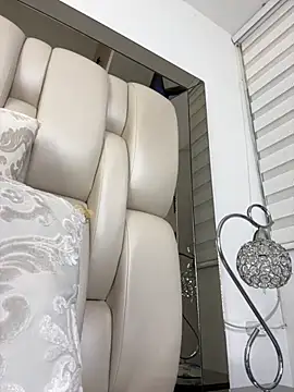 ALISSON FOXXX1 online show from November 2025 08:43:01 PM