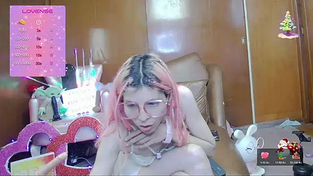 Skinygirl online show from October 2025 01:09:01 AM