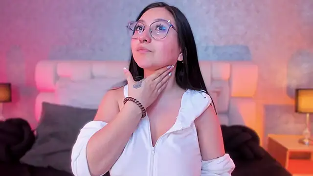 lucy neil online show from February 2025 01:10:01 AM