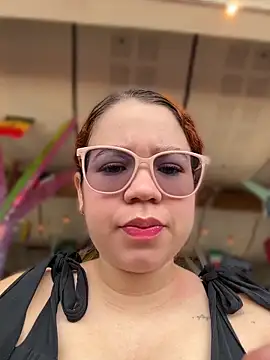 Lucyklein2022 online show from June 2026 04:44:01 PM