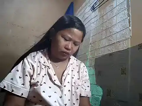 Snapshot of sweethotmom chatting on February 2025 11:31:01 PM sweethotmom online show from February 2025 11:31:01 PM