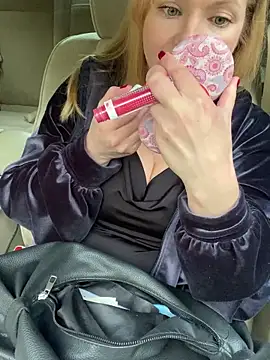 Lady  Maria online show from October 2025 01:44:01 PM