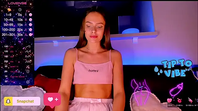 Snapshot of madina_taher chatting on February 2025 09:16:02 PM madina taher online show from February 2025 09:16:02 PM